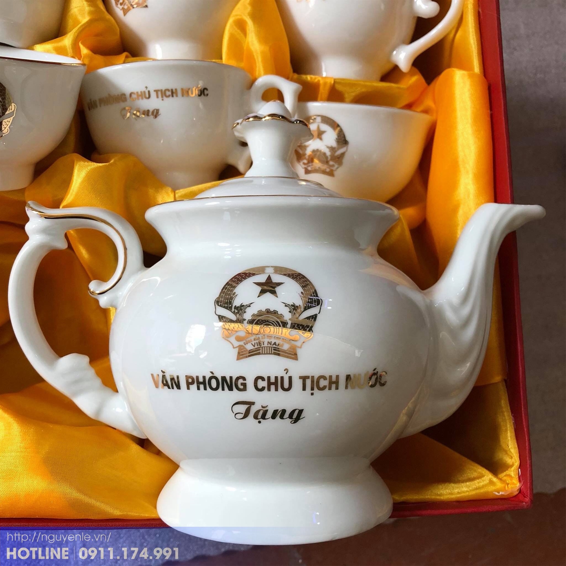 BỘ ẤM CHÉN CÁT TƯỜNG IN LOGO