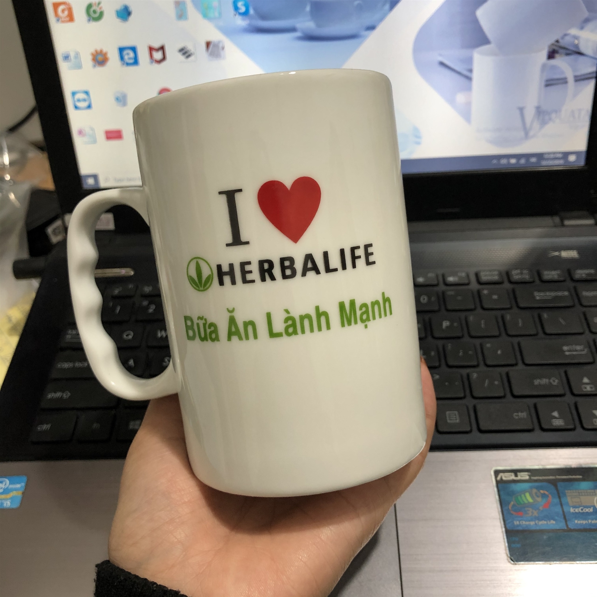 Cốc sứ in logo herbalife